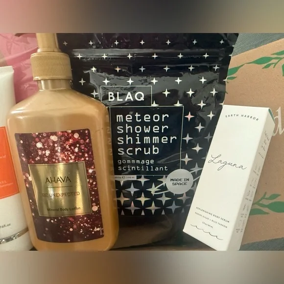 New Beauty Lot Earth Harbor AHAVA Juicy Couture BLAQ + Scentuals - Picture 2 of 2